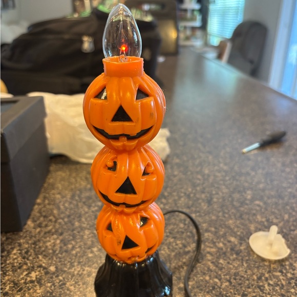 VINTAGE 1990’s HALLOWEEN HARD PLASTIC JACK O’ LANTERN PUMPKIN LIGHT - Picture 1 of 3